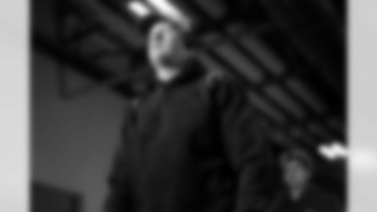 Pittsburgh Steelers vs Buffalo Bills, Regular Season, November 30, 2025 at Acrisure Stadium.