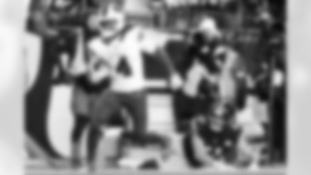 Pittsburgh Steelers vs Buffalo Bills, Regular Season, November 30, 2025 at Acrisure Stadium.