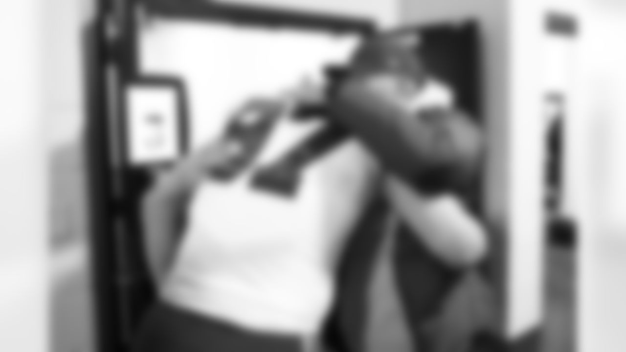 Pittsburgh Steelers vs Buffalo Bills, Regular Season, November 30, 2025 at Acrisure Stadium.