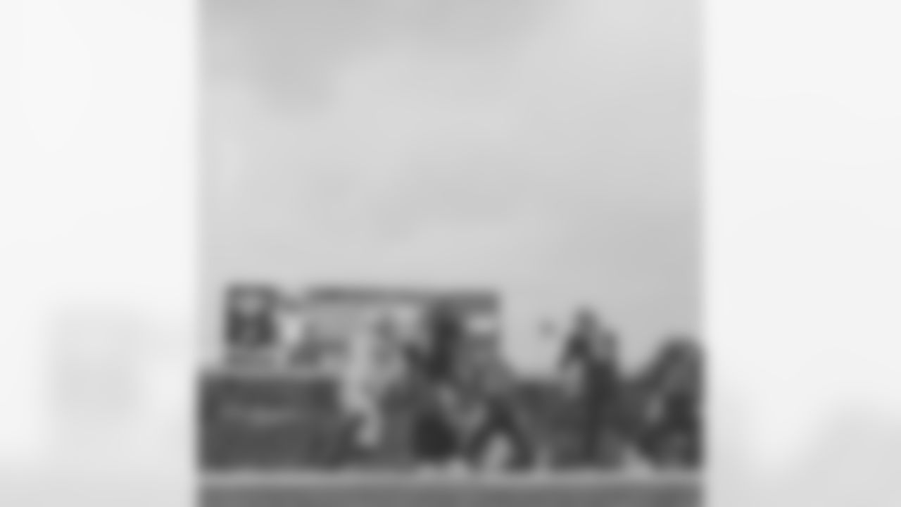 Buffalo Bills vs Tampa Bay Buccaneers, Regular Season, November 17, 2025 at Highmark Stadium.