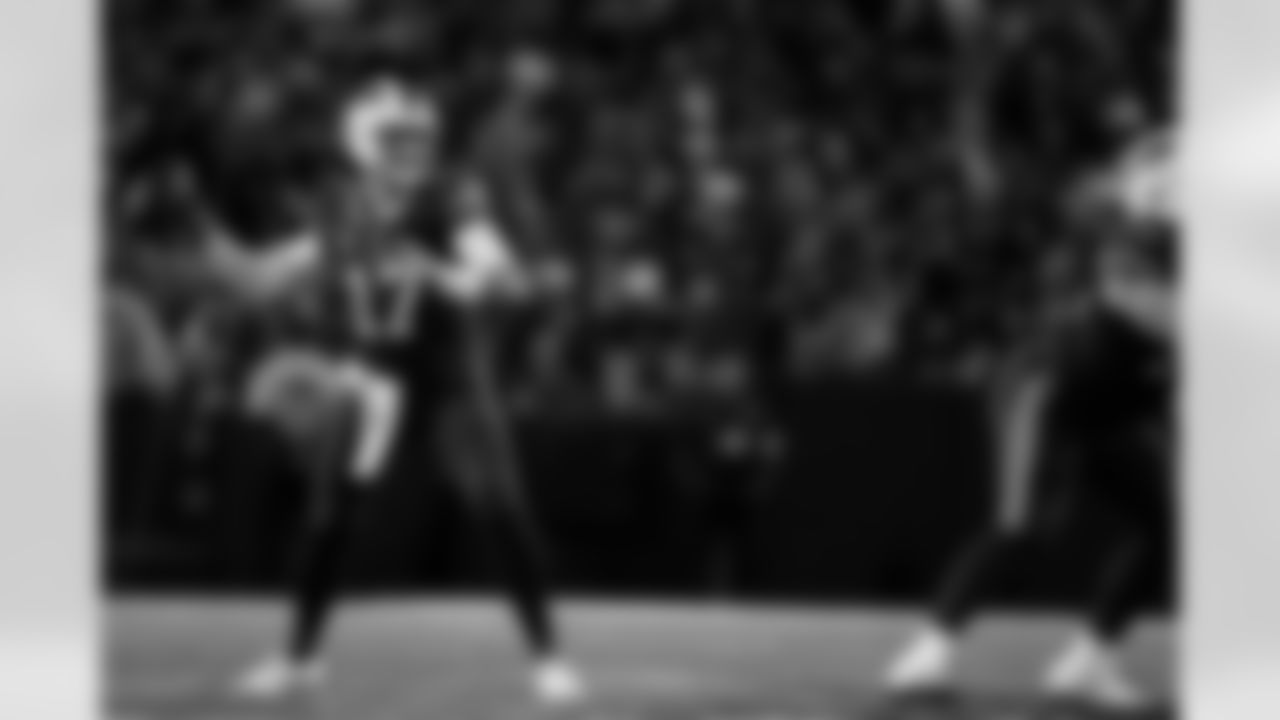 Buffalo Bills vs Miami Dolphins, Regular Season, September 18, 2025 at Highmark Stadium.