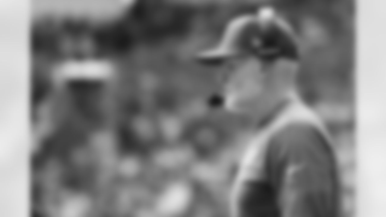 Miami Dolphins vs Buffalo Bills, Regular Season, November 09, 2025 at Hard Rock Stadium.