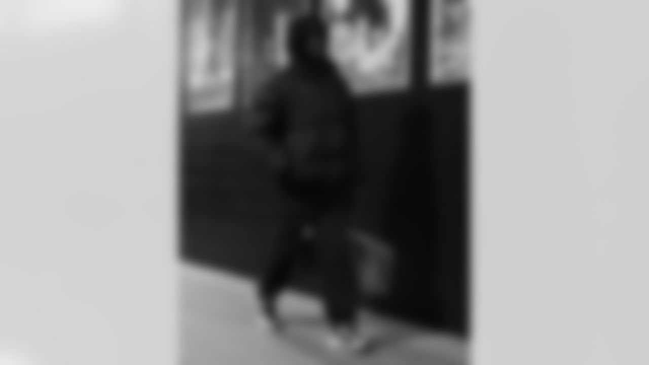 New England Patriots vs Buffalo Bills, Regular Season, December 14, 2025 at Gillette Stadium.