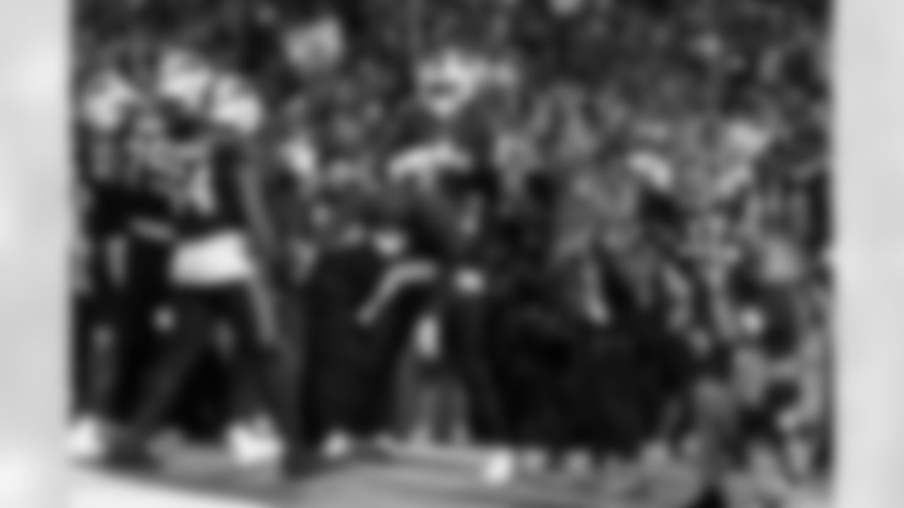 Buffalo Bills vs Miami Dolphins, Regular Season, September 18, 2025 at Highmark Stadium.