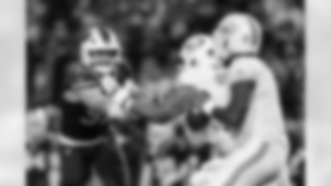 Buffalo Bills vs Miami Dolphins, Regular Season, September 18, 2025 at Highmark Stadium.