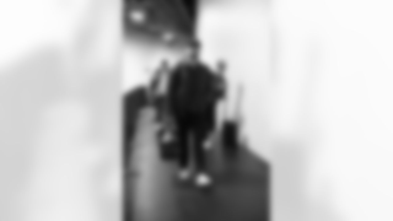 Pittsburgh Steelers vs Buffalo Bills, Regular Season, November 30, 2025 at Acrisure Stadium.