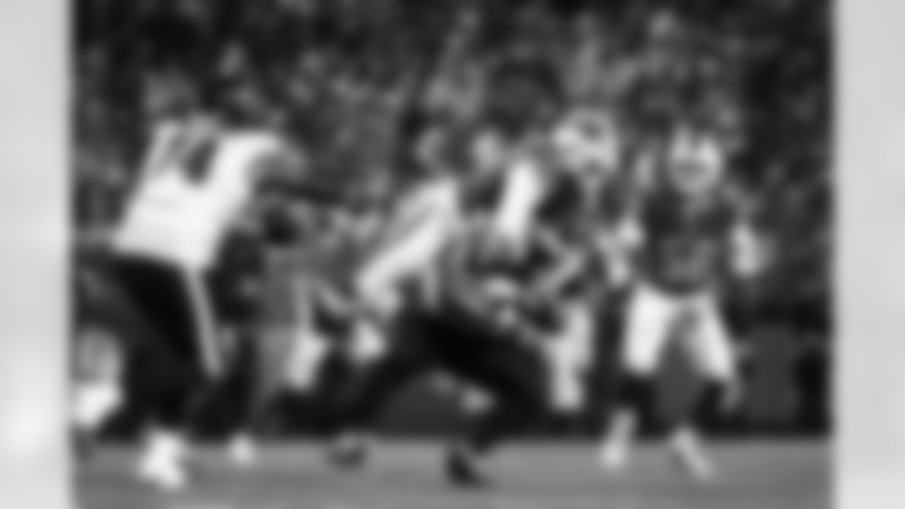 /b50. Buffalo Bills vs Philadelphia Eagles, Regular Season, December 28, 2025 at Highmark Stadium.