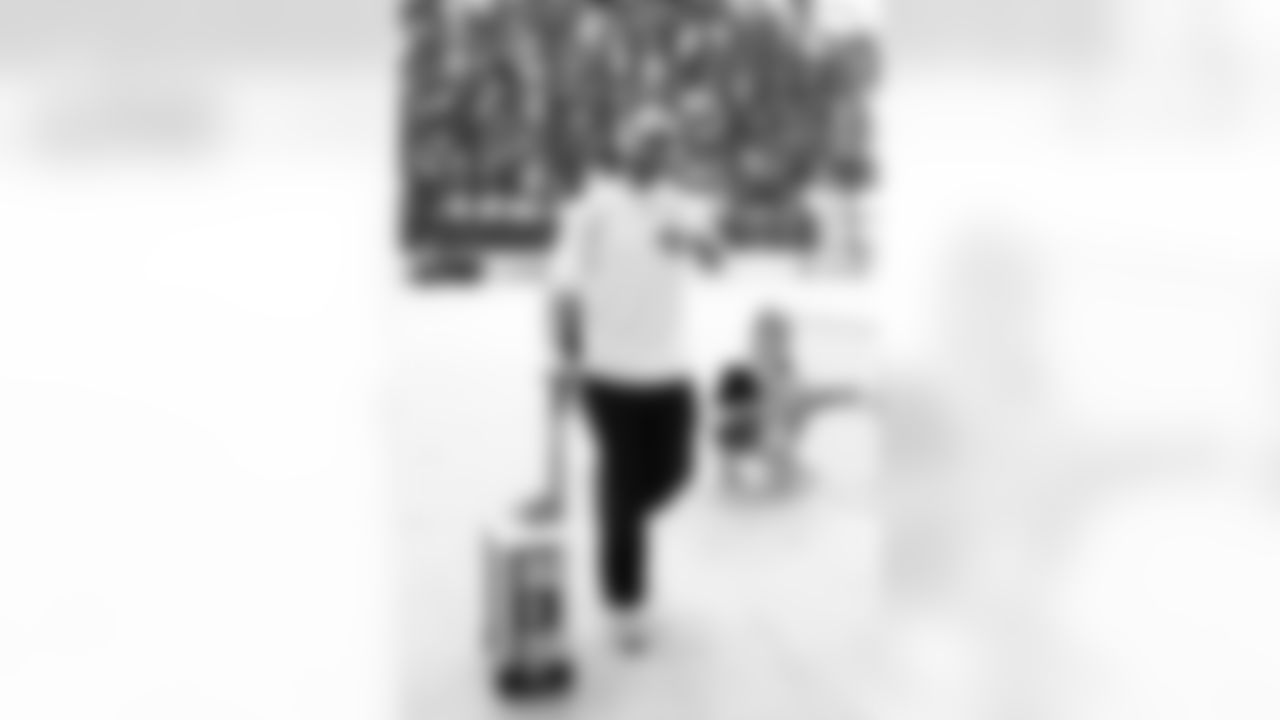 Miami Dolphins vs Buffalo Bills, Regular Season, November 09, 2025 at Hard Rock Stadium.