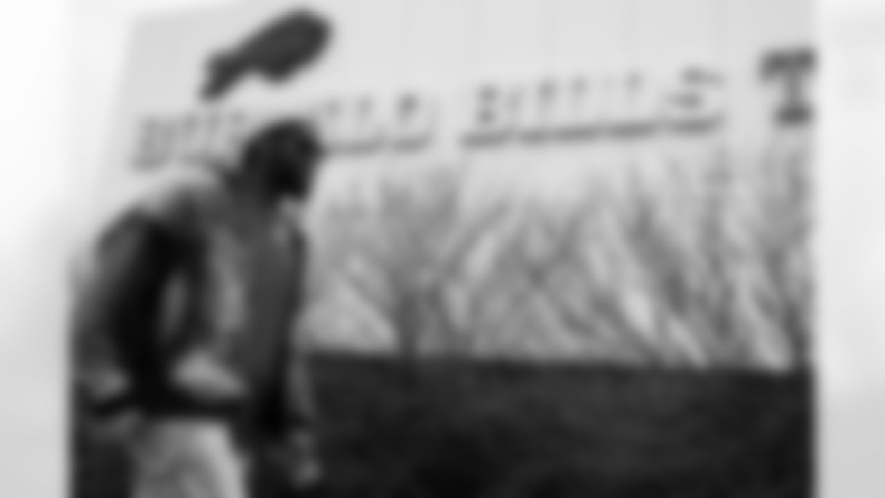 Buffalo Bills vs Philadelphia Eagles, Regular Season, December 28, 2025 at Highmark Stadium.