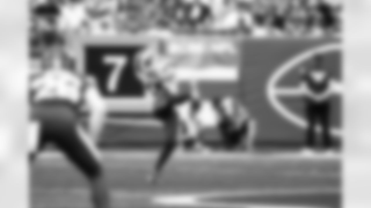 New York Jets vs Buffalo Bills, Regular Season, September 14, 2025 at Metlife Stadium.