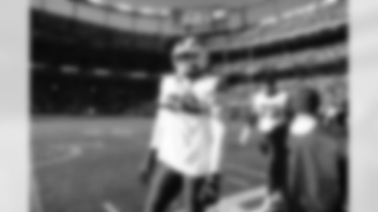 Buffalo Bills vs Denver Broncos, Divisional Game, January 17, 2026 at Empower Field at Mile High.