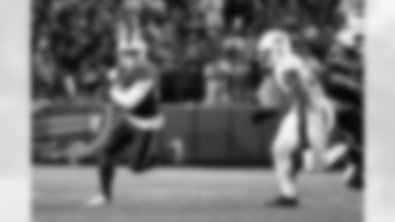 Buffalo Bills vs Miami Dolphins, Regular Season, September 18, 2025 at Highmark Stadium.