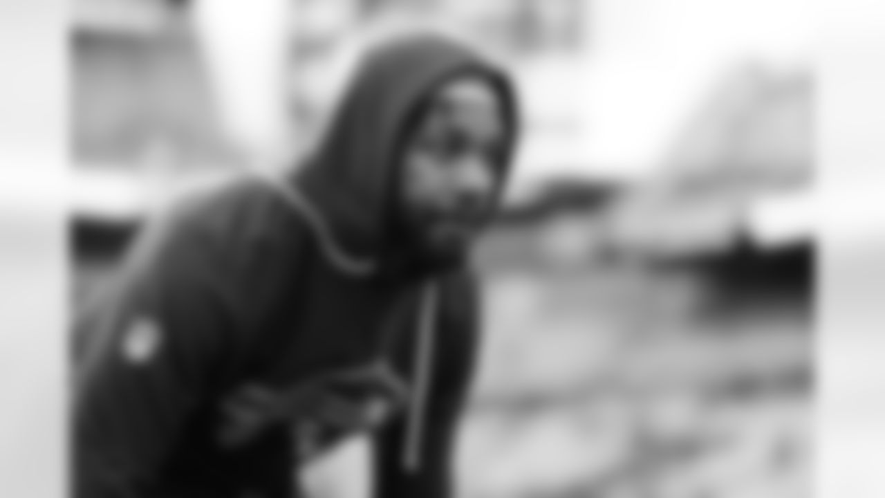 Pittsburgh Steelers vs Buffalo Bills, Regular Season, November 30, 2025 at Acrisure Stadium.