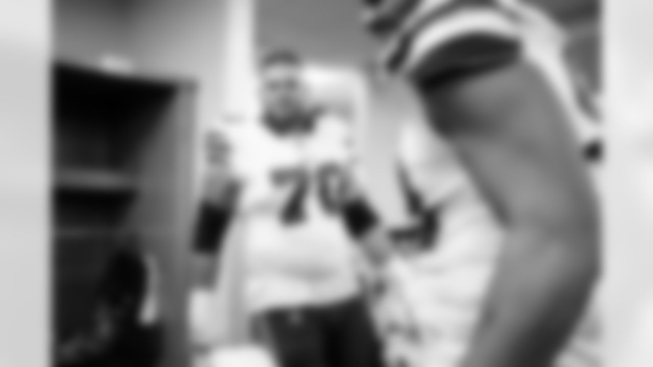 Pittsburgh Steelers vs Buffalo Bills, Regular Season, November 28, 2025 at Acrisure Stadium.