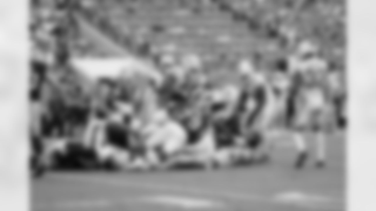 Miami Dolphins vs Buffalo Bills, Regular Season, November 09, 2025 at Hard Rock Stadium.