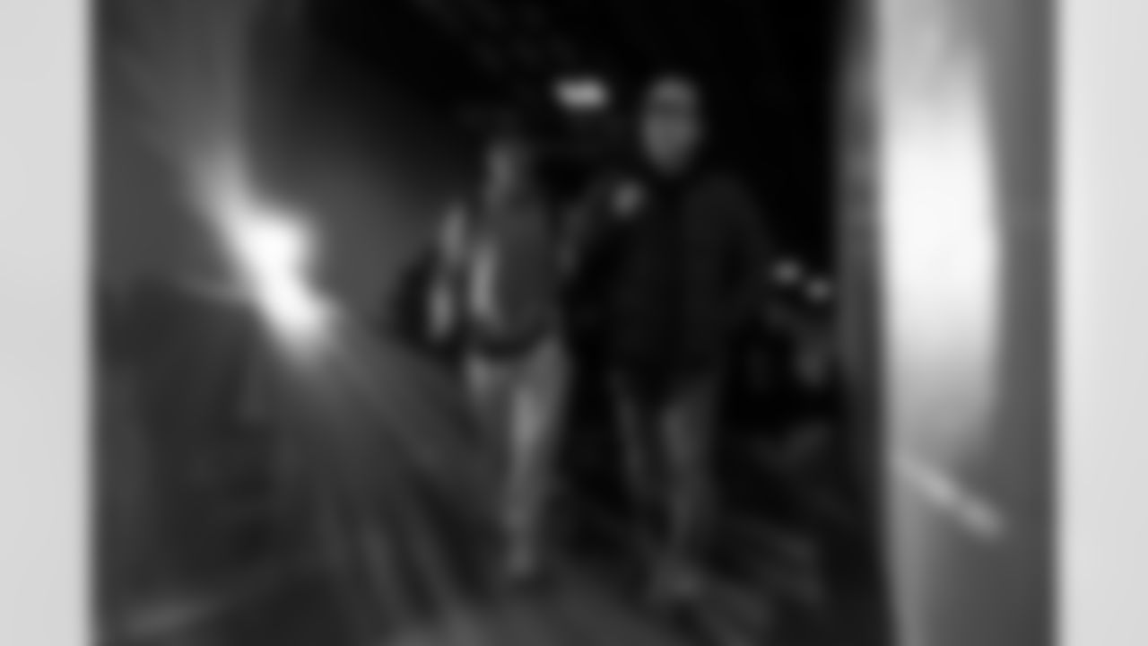 Pittsburgh Steelers vs Buffalo Bills, Regular Season, November 30, 2025 at Acrisure Stadium.