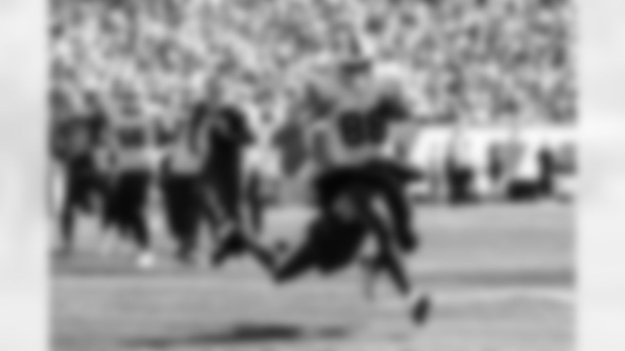 New York Jets vs Buffalo Bills, Regular Season, September 14, 2025 at Metlife Stadium.