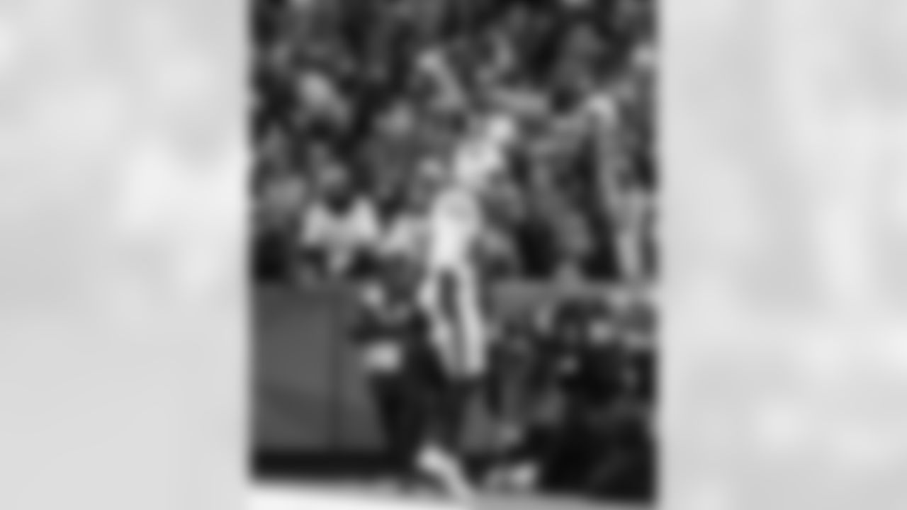 Buffalo Bills vs Tampa Bay Buccaneers, Regular Season, November 16, 2025 at Highmark Stadium.