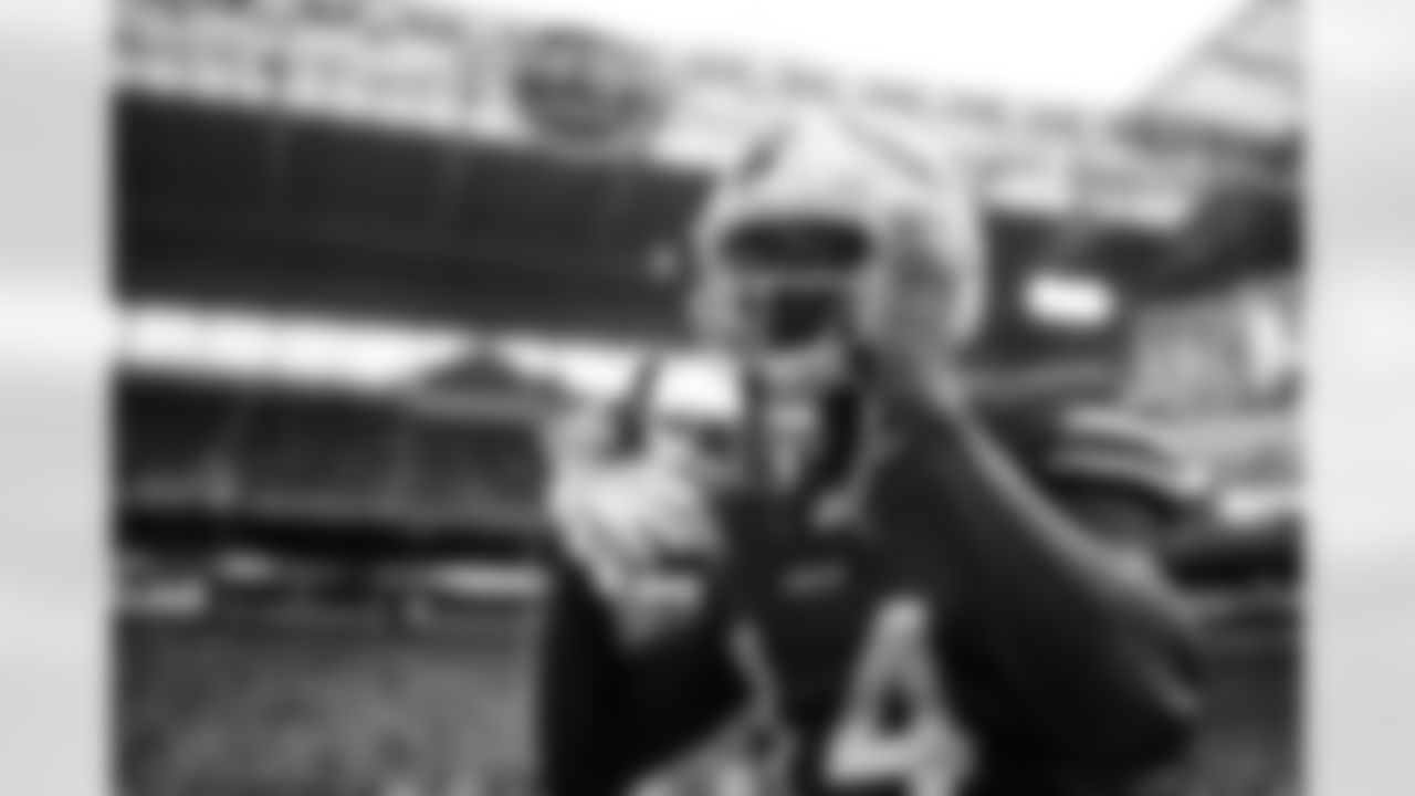 Miami Dolphins vs Buffalo Bills, Regular Season, November 09, 2025 at Hard Rock Stadium.