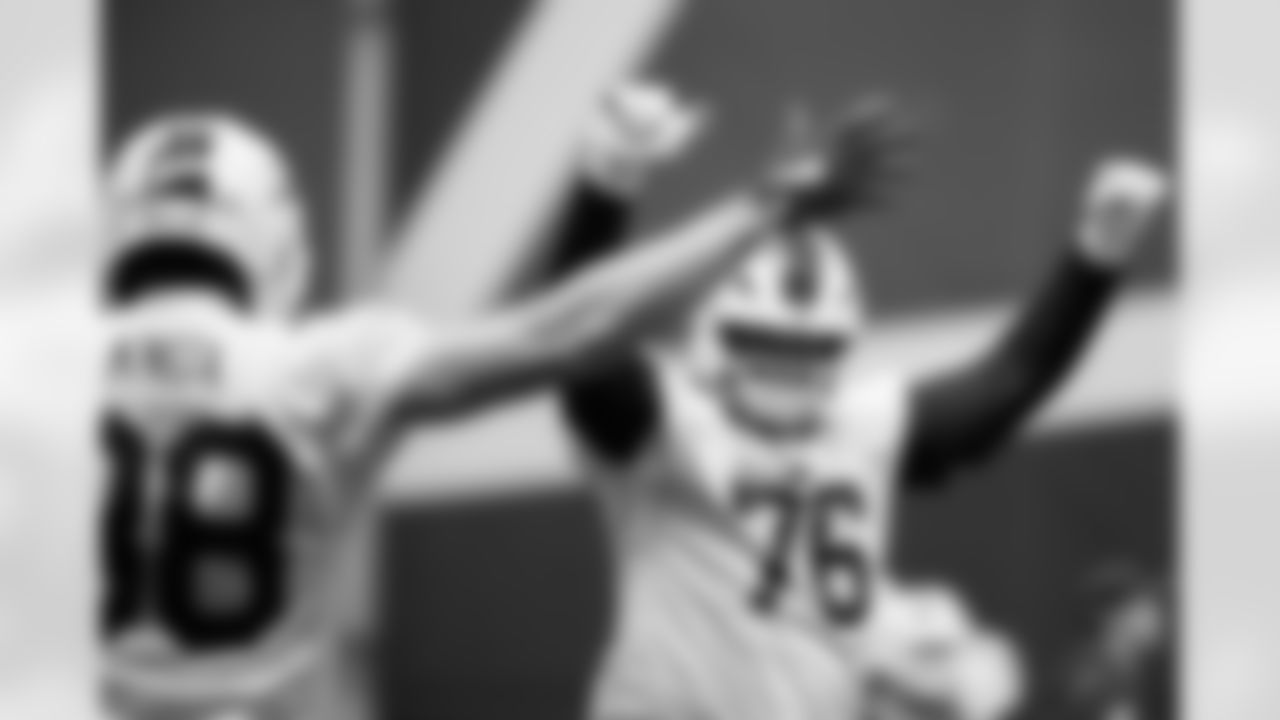 David Edwards (76), Dawson Knox (88). Buffalo Bills Week 13 Practice, November 28, 2025 at Buffalo Bills Training Center.