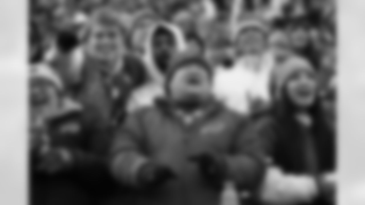 Buffalo Bills vs Tampa Bay Buccaneers, Regular Season, November 16, 2025 at Highmark Stadium.