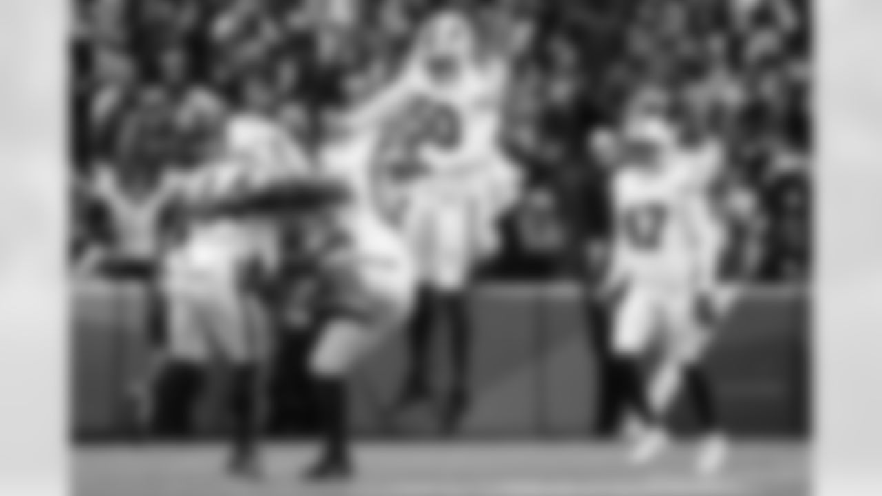 Buffalo Bills vs Tampa Bay Buccaneers, Regular Season, November 16, 2025 at Highmark Stadium.