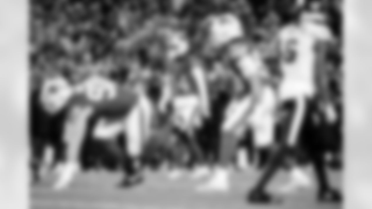 Buffalo Bills vs Philadelphia Eagles, Regular Season, December 28, 2025 at Highmark Stadium.