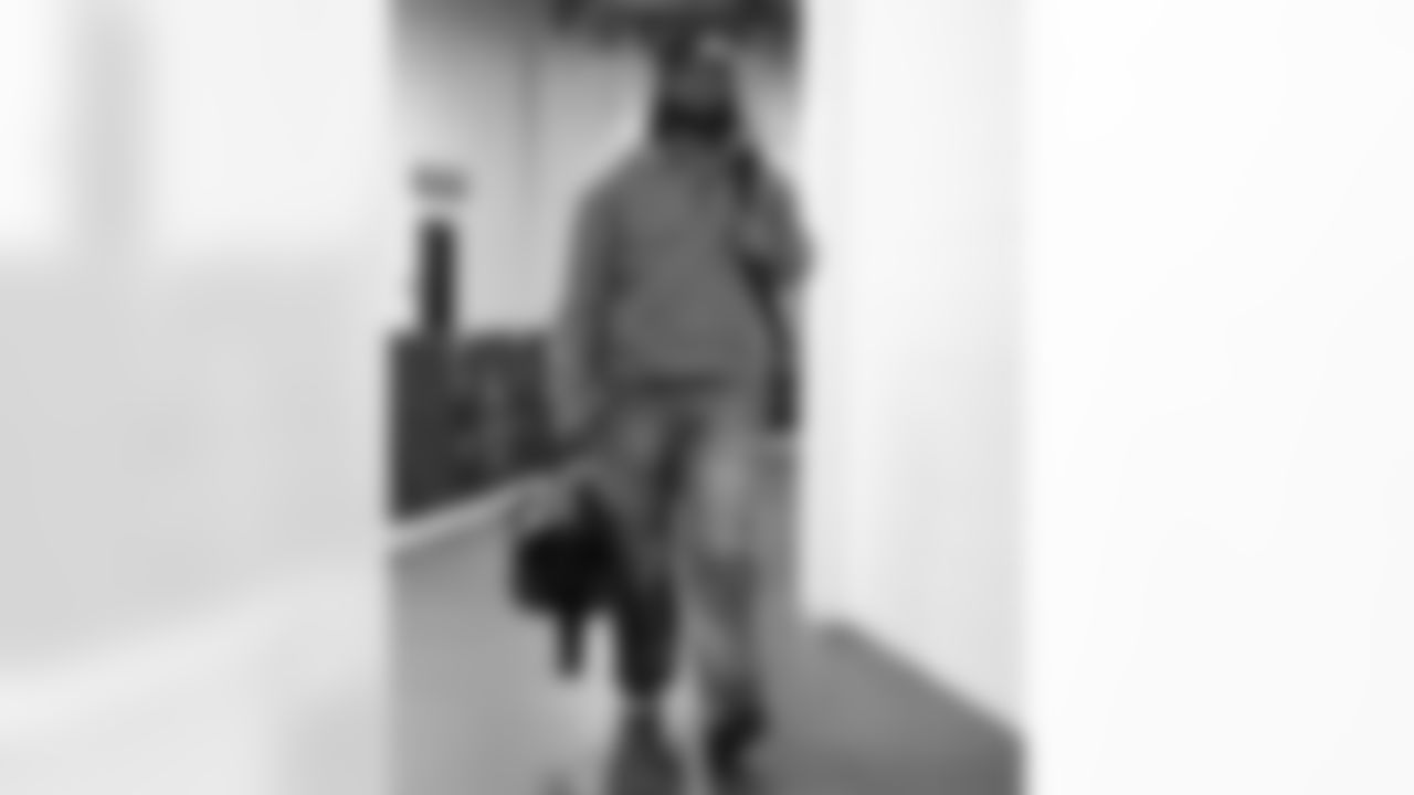 Pittsburgh Steelers vs Buffalo Bills, Regular Season, November 30, 2025 at Acrisure Stadium.