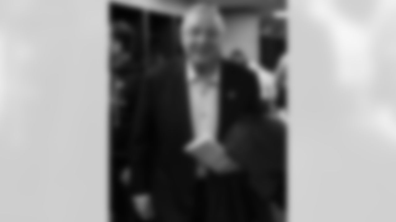 New England Patriots vs Buffalo Bills, Regular Season, December 14, 2025 at Gillette Stadium.