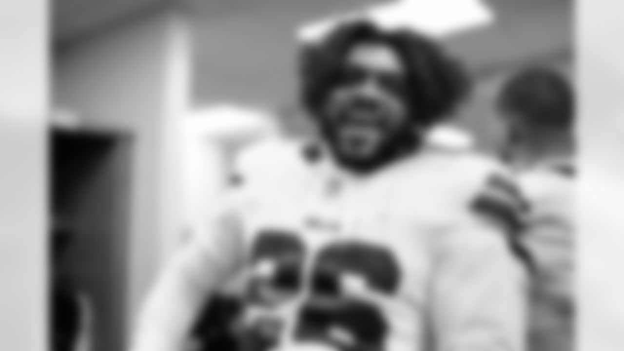 Pittsburgh Steelers vs Buffalo Bills, Regular Season, November 28, 2025 at Acrisure Stadium.