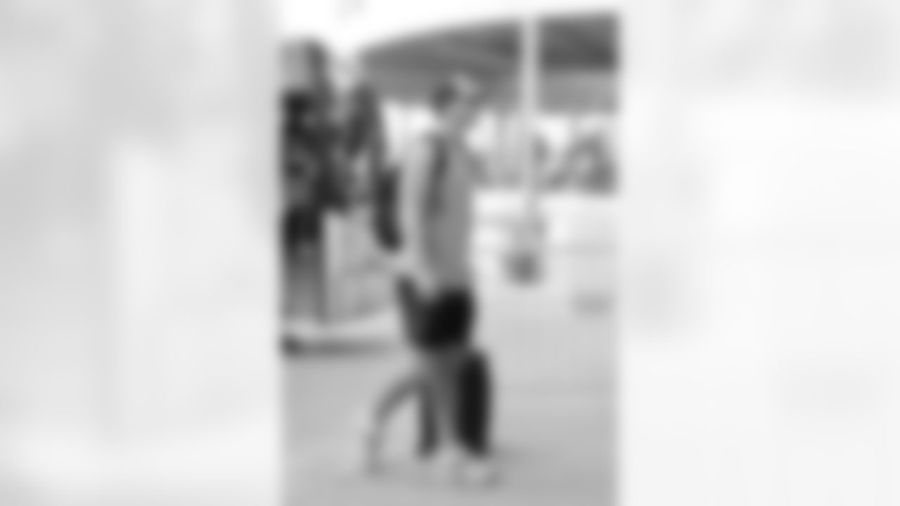 Miami Dolphins vs Buffalo Bills, Regular Season, November 09, 2025 at Hard Rock Stadium.