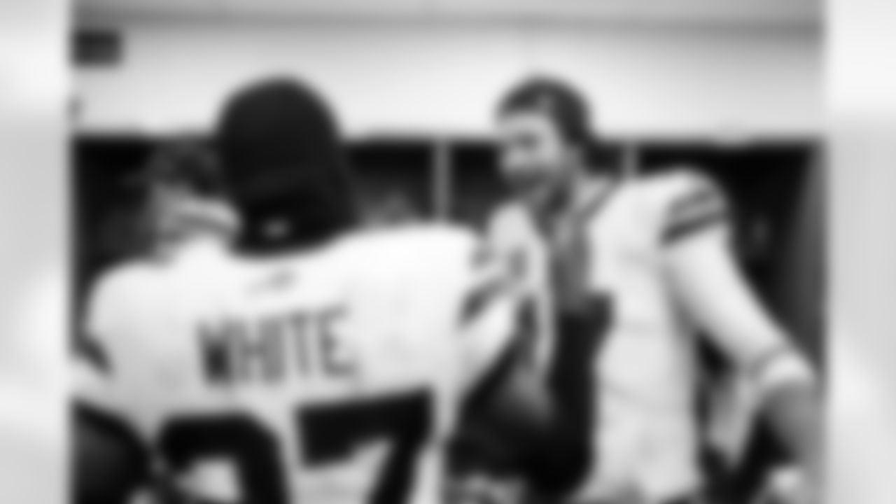 Pittsburgh Steelers vs Buffalo Bills, Regular Season, November 28, 2025 at Acrisure Stadium.