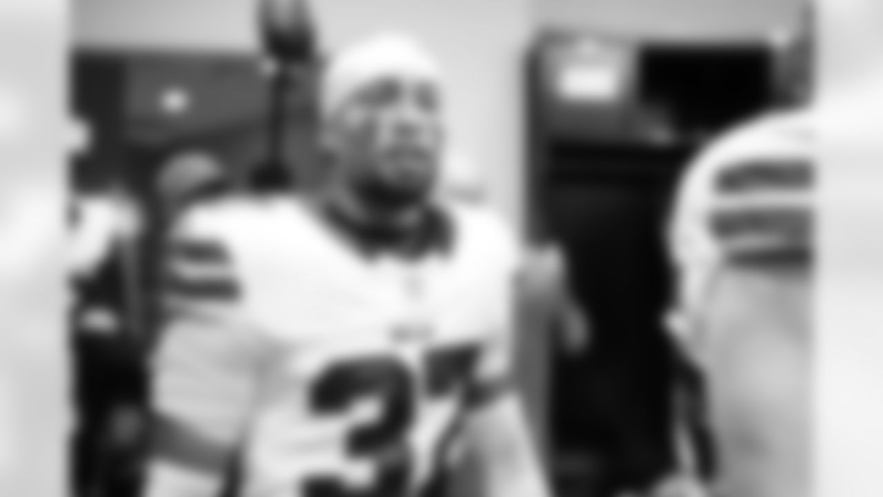 Buffalo Bills vs Jacksonville Jaguars, Wild Card Weekend, January 11, 2026 at EverBank Stadium.