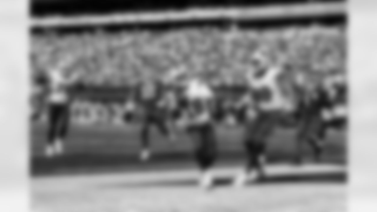 New York Jets vs Buffalo Bills, Regular Season, September 14, 2025 at Metlife Stadium.