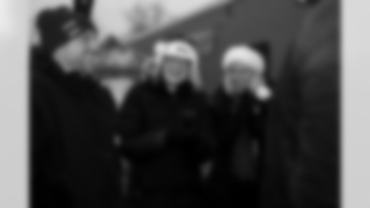 Dion's Dreamers Food Giveaway, December 09, 2025 at Salvation Army.