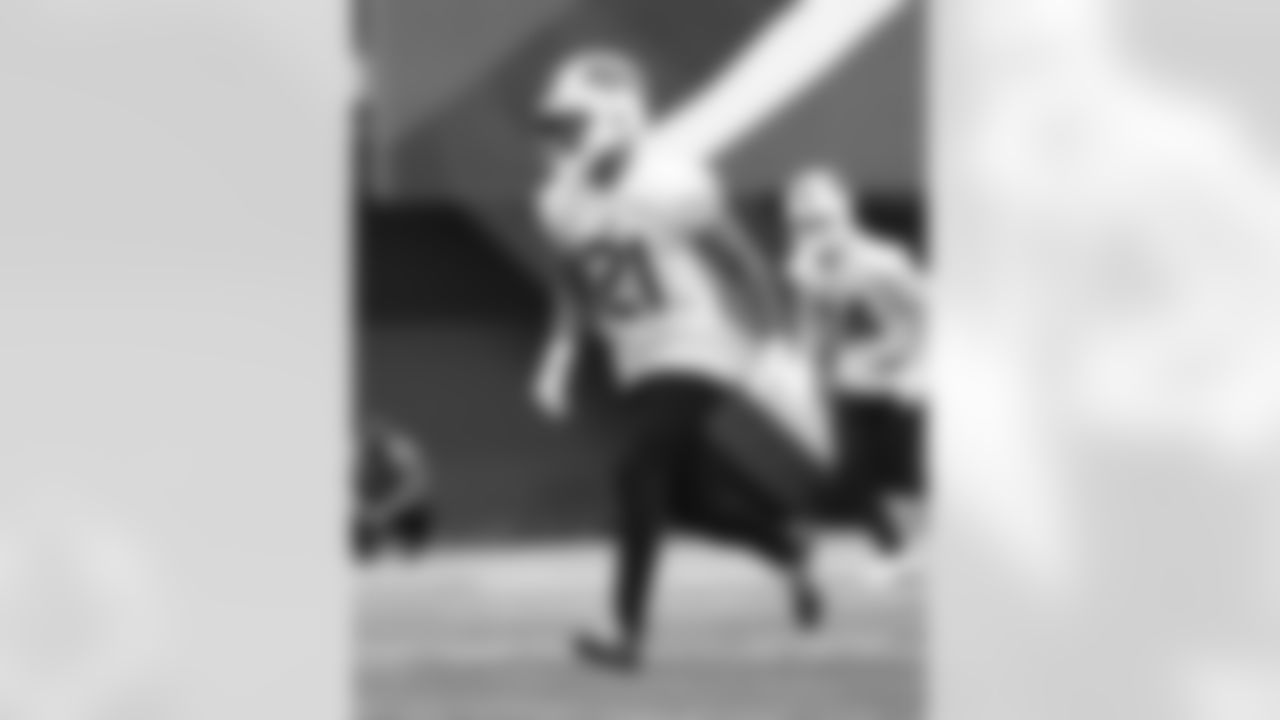 Jordan Poyer (21). Buffalo Bills Week 10 Practice, November 07, 2025 at the Buffalo Bills Training Center.