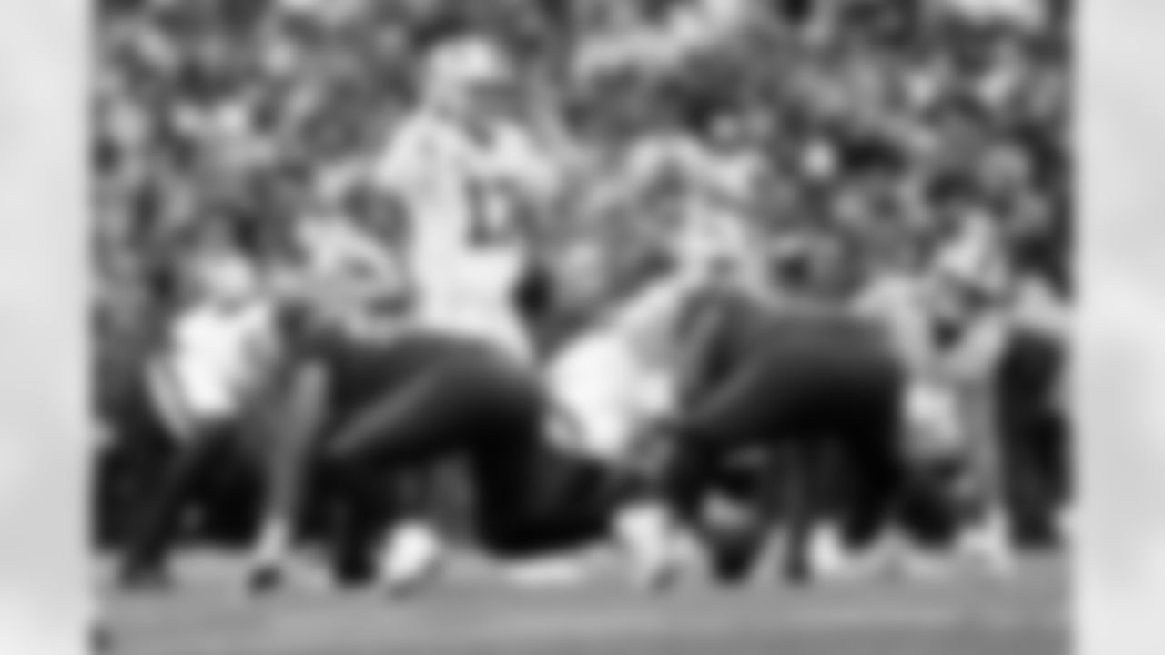 Buffalo Bills vs Tampa Bay Buccaneers, Regular Season, November 16, 2025 at Highmark Stadium.