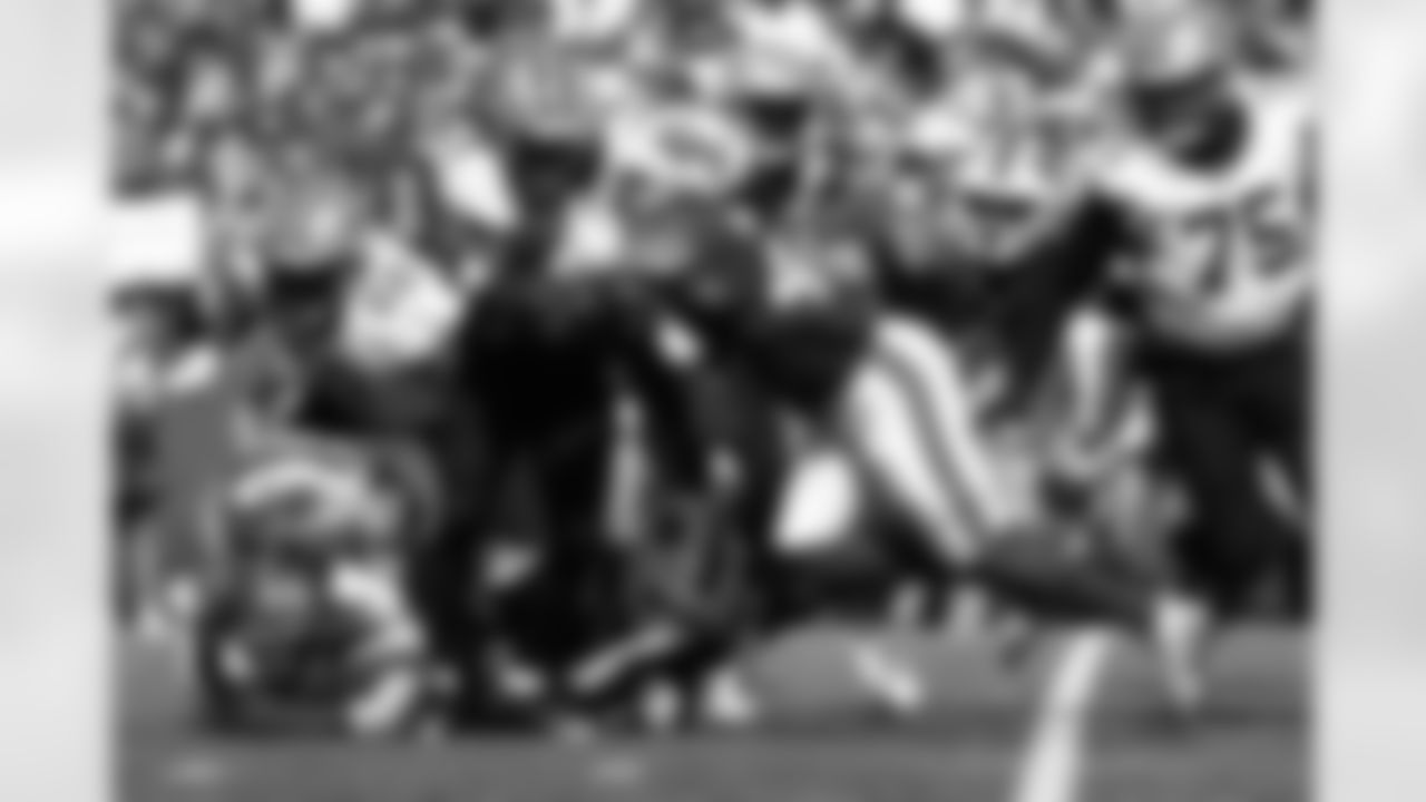 Buffalo Bills vs New Orleans Saints, Regular Season, September 28, 2025 at Highmark Stadium.