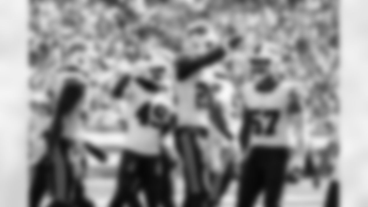 New York Jets vs Buffalo Bills, Regular Season, September 14, 2025 at Metlife Stadium.