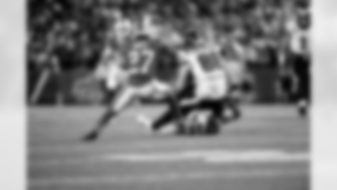 Buffalo Bills vs Philadelphia Eagles, Regular Season, December 28, 2025 at Highmark Stadium.