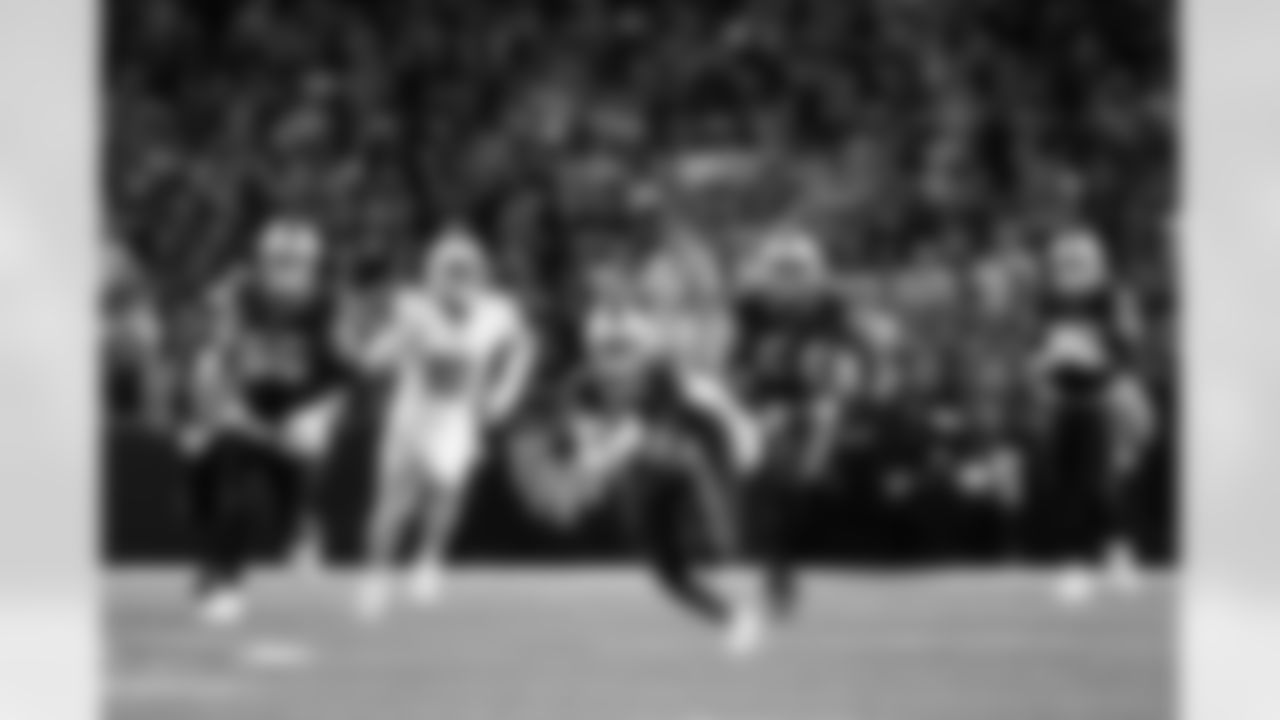 Buffalo Bills vs Miami Dolphins, Regular Season, September 18, 2025 at Highmark Stadium.