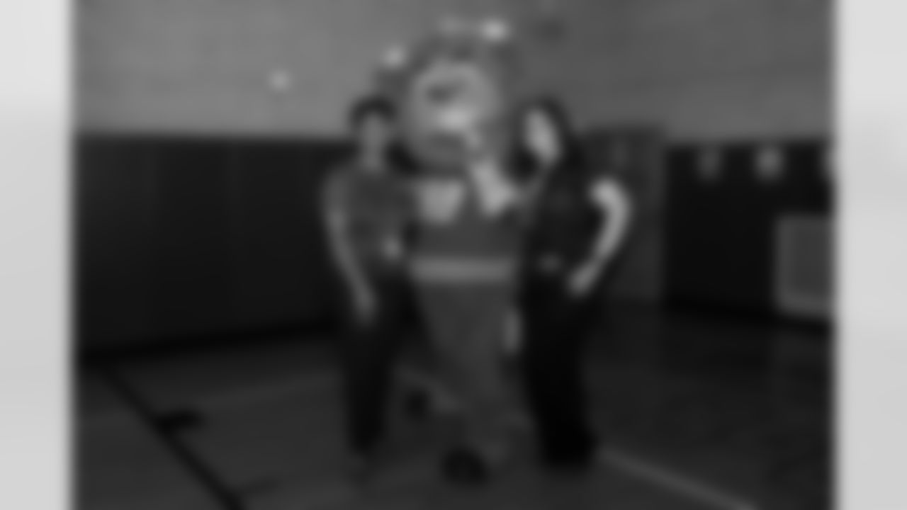 Huddle for Hunger Community Visit, October 16, 2025 at Arthur O. Eve, Buffalo Public School #61.