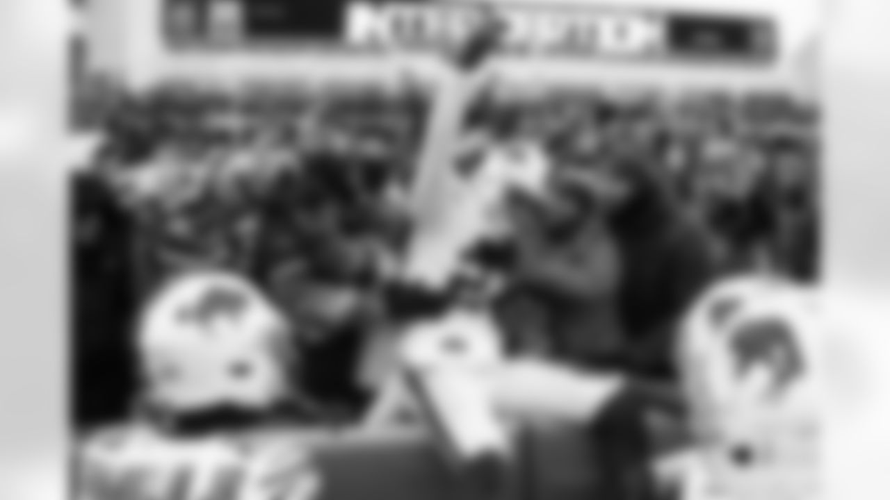 Buffalo Bills vs Tampa Bay Buccaneers, Regular Season, November 16, 2025 at Highmark Stadium.