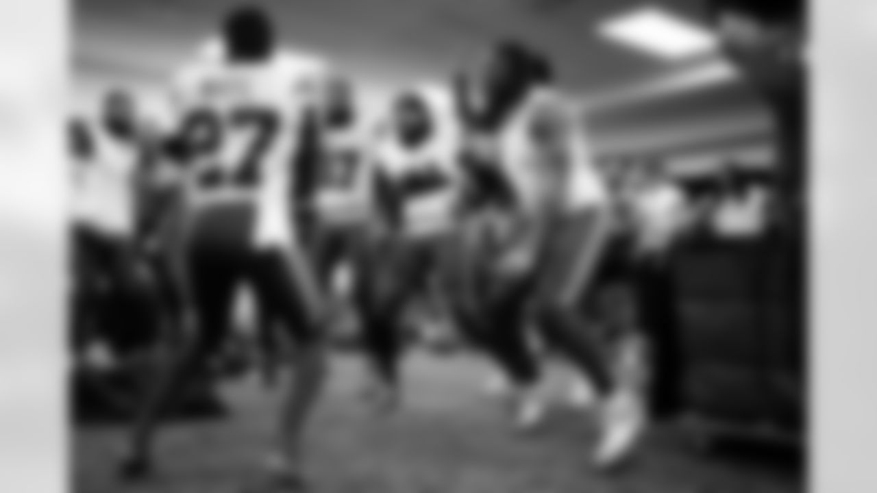 Pittsburgh Steelers vs Buffalo Bills, Regular Season, November 28, 2025 at Acrisure Stadium.