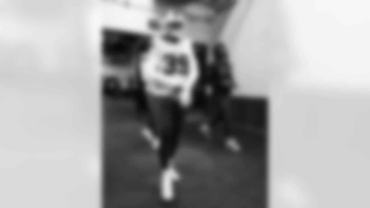 Cleveland Browns vs Buffalo Bills, Regular Season, December 21, 2025 at Huntington Bank Field.