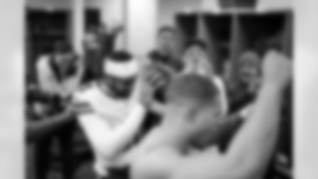 Pittsburgh Steelers vs Buffalo Bills, Regular Season, November 28, 2025 at Acrisure Stadium.