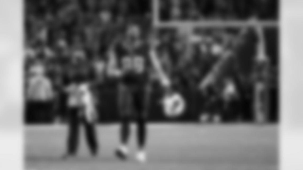 Buffalo Bills vs Miami Dolphins, Regular Season, September 18, 2025 at Highmark Stadium.