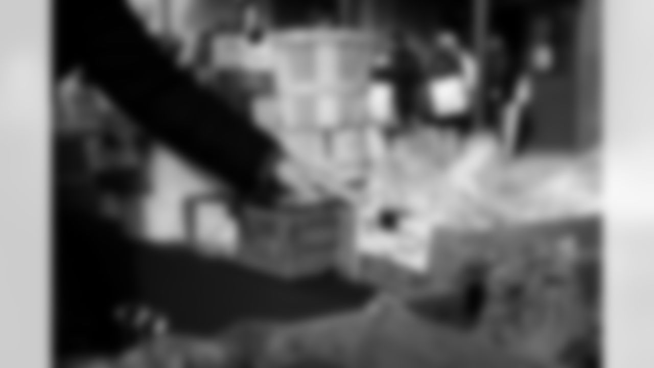 Free Mobile Food Markets, November 01, 2025 at #94 West Hertel Academy.