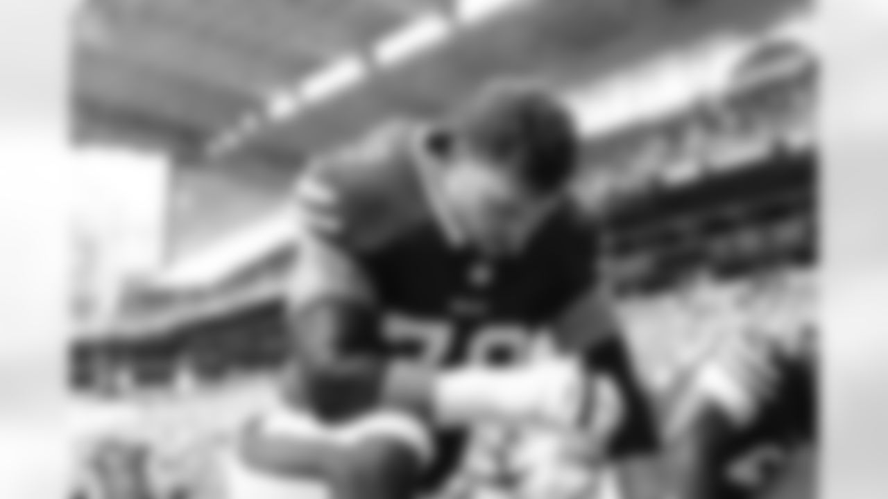 Miami Dolphins vs Buffalo Bills, Regular Season, November 09, 2025 at Hard Rock Stadium.