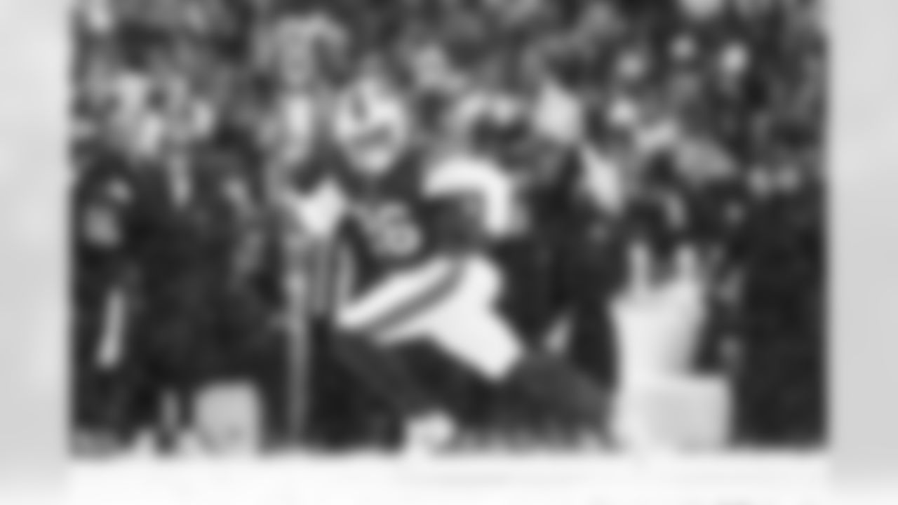 Buffalo Bills vs Cincinnati Bengals, Regular Season, December 07, 2025 at Highmark Stadium.